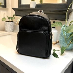 Thirty One, retired Festival mini bag/backpack, faux leather black beauty pebble